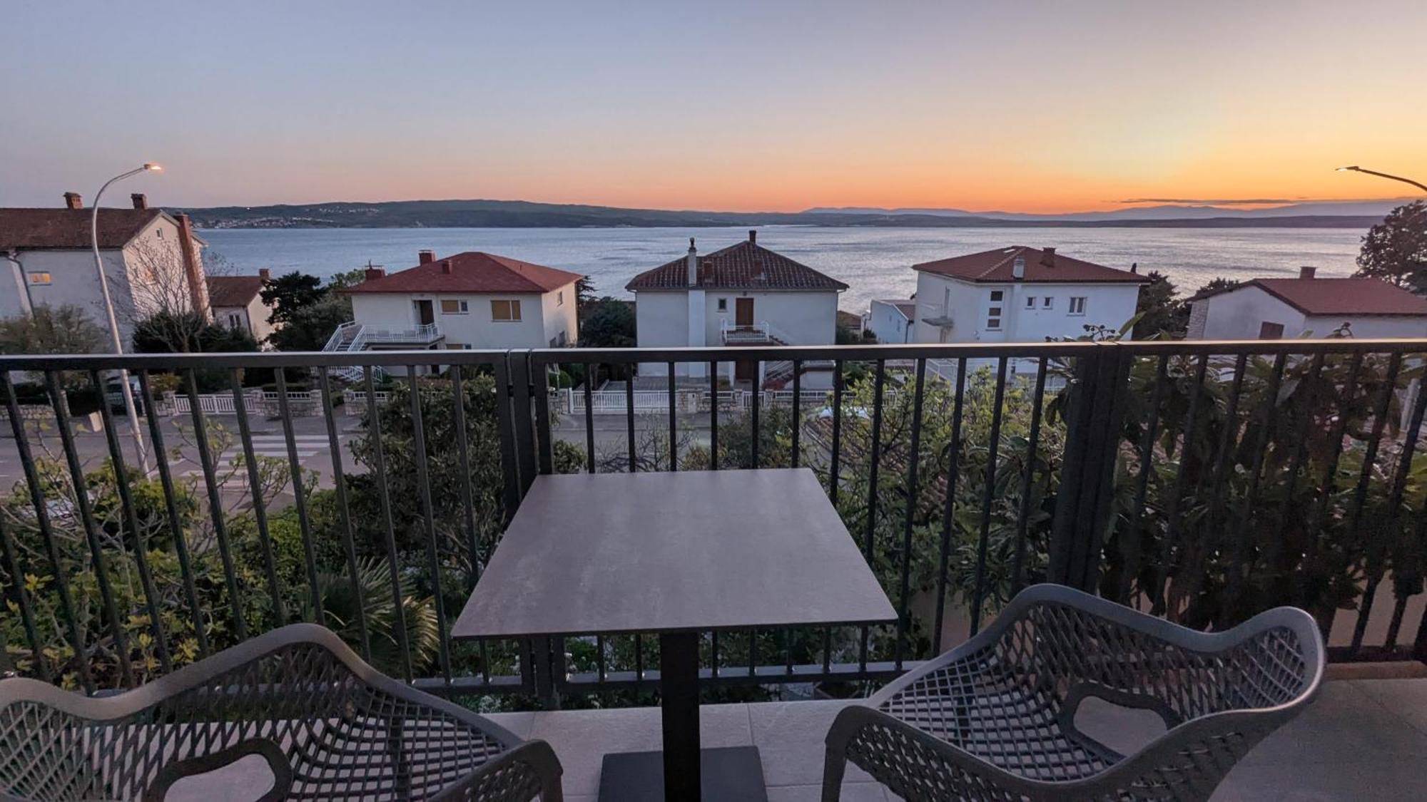 Apartments Kety - Central Heating Crikvenica Rum bild