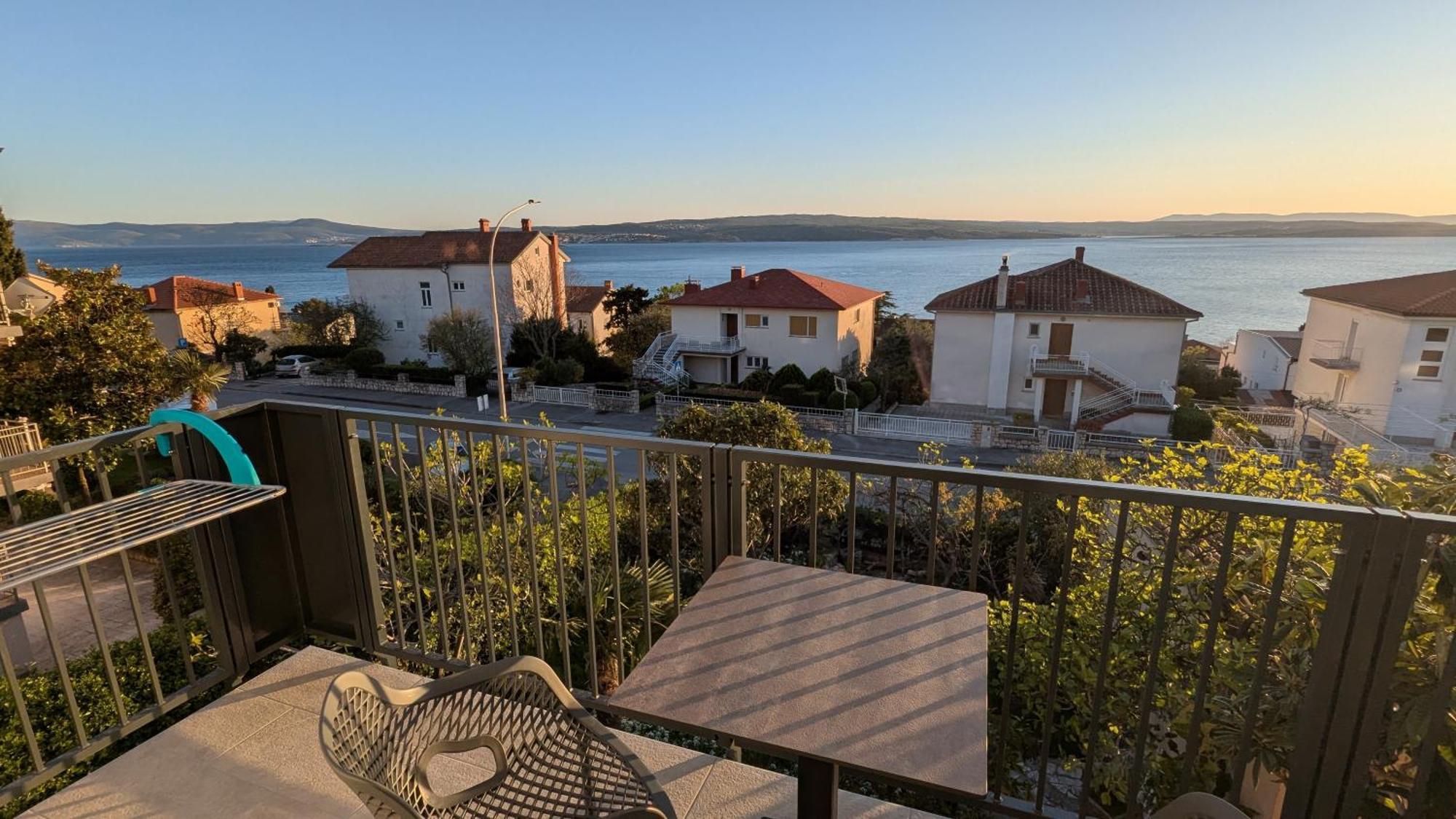 Apartments Kety - Central Heating Crikvenica Rum bild